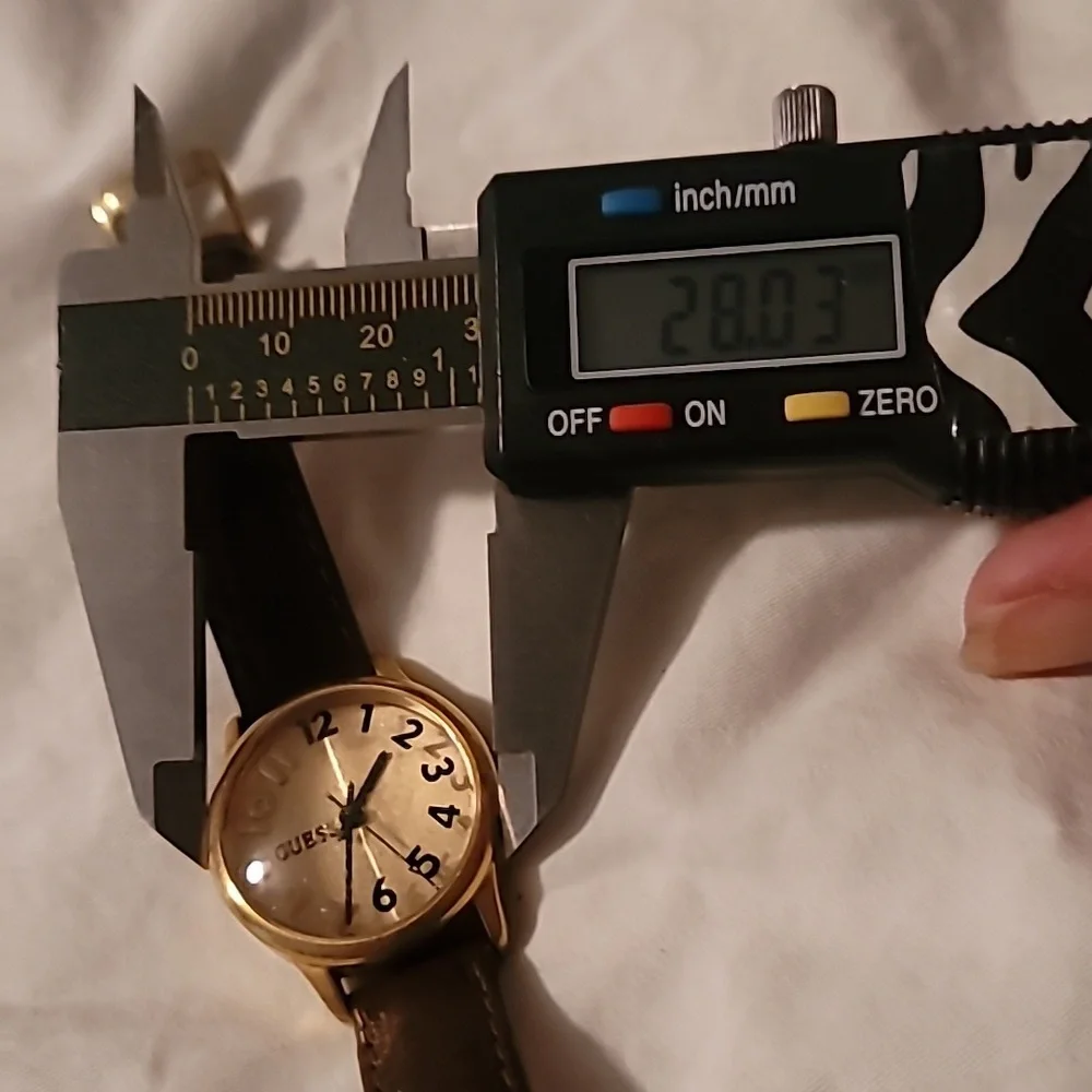 Vintage GUESS 1996 Bubble Glass‎ Goldtone Watch Half & Half Numbers Leather Band